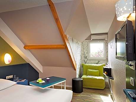 Air-Conditioned Triple Room With 1 Double Bed And 1 Sofa Bed