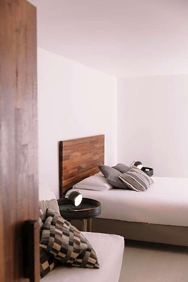 Santa Bica Eat Drink & Sleep