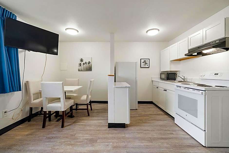 Kennewick Suites