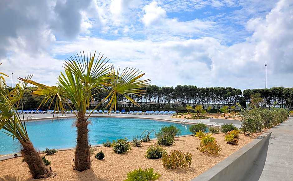 Axis Vermar Conference & Beach Hotel