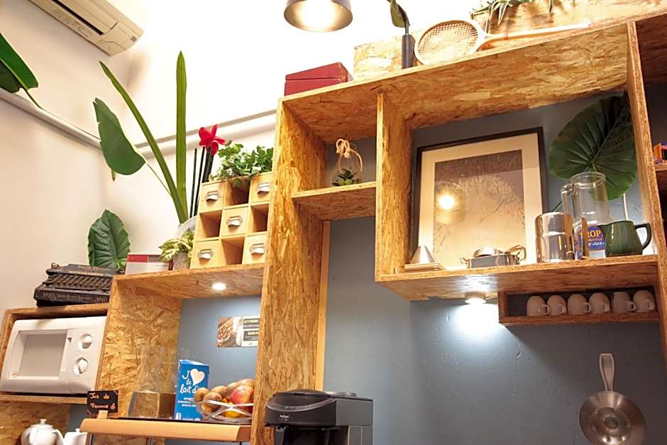 Hôtel Des Arts, Artisanal et Indépendant