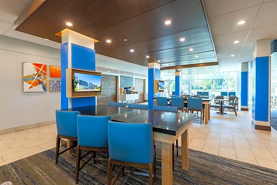 Holiday Inn Express & Suites Greenwood North By IHG