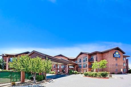 Days Inn & Suites by Wyndham Page Lake Powell