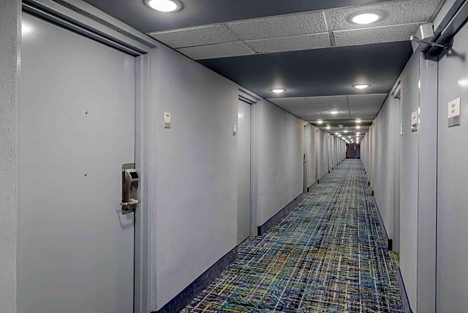 Clarion Pointe McDonough