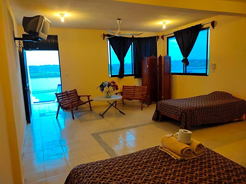 Hotel Sociedad y Maristas