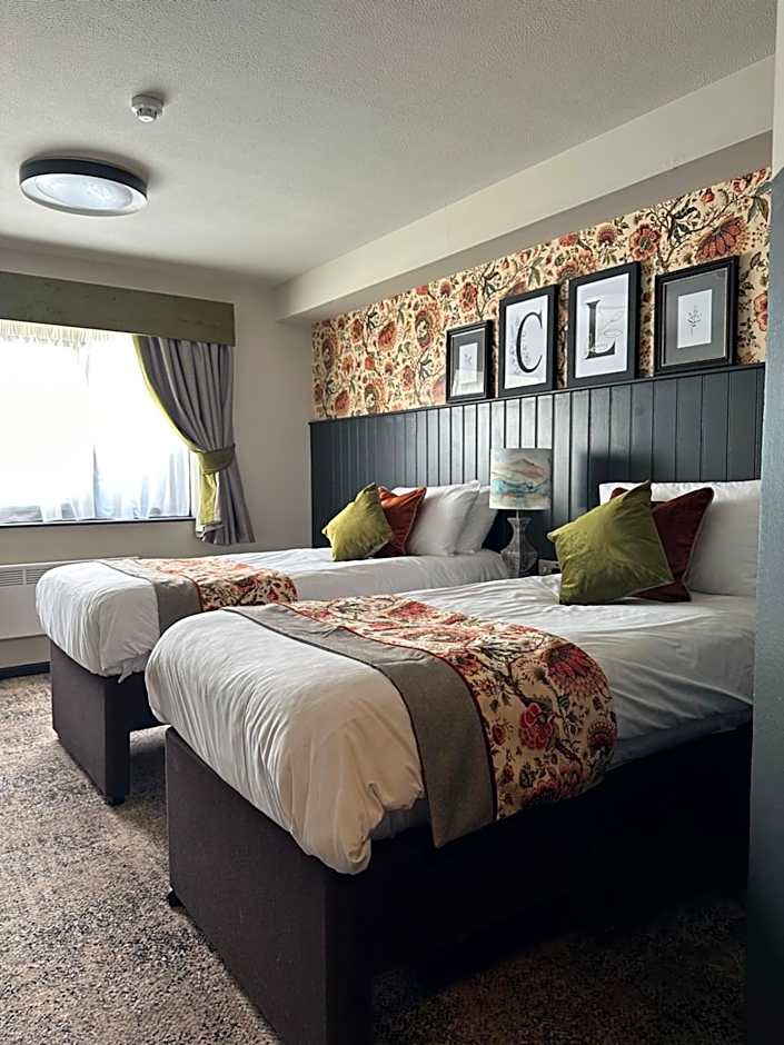 Cat & Lion Country Pub and Hotel