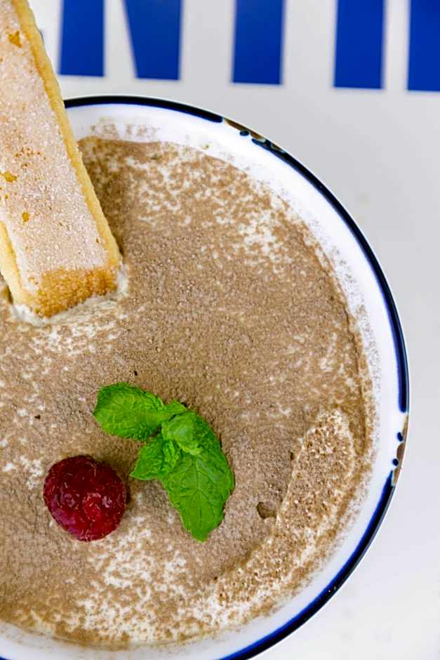 Chic & Basic Gravity