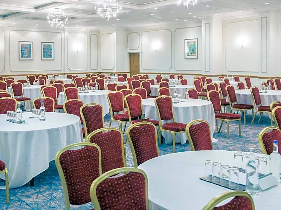 Bristol Grand Hotel By Sunday