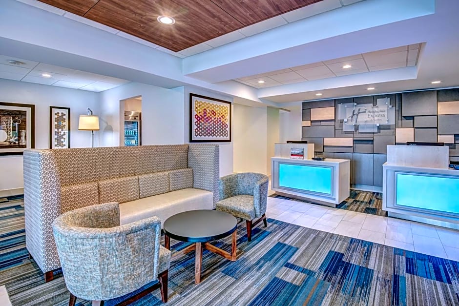 Holiday Inn Express Woodbridge By IHG
