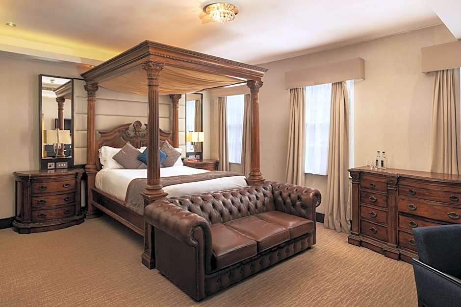 Photo 1 of 4 of Suite
