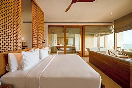 King Suite with Ocean View with 15 Min Free foot massage