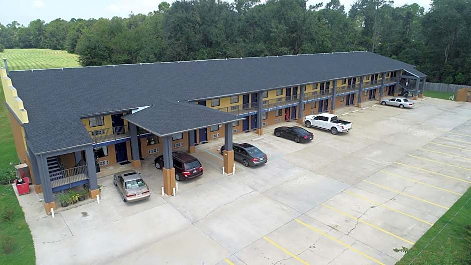 Photo 1 of 24 of Days Inn by Wyndham Camilla