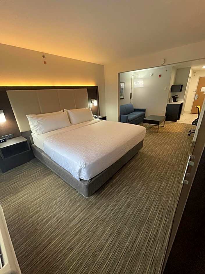 Holiday Inn Express Hotel & Suites Las Vegas By IHG