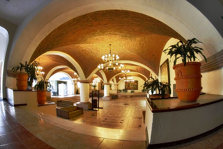 Hotel Gran Plaza & Convention Center
