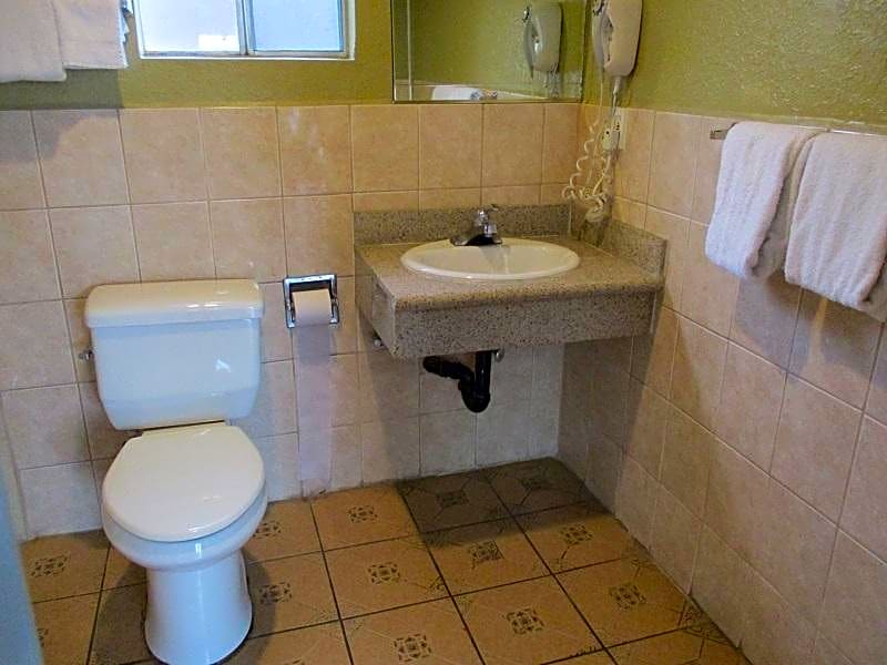 Lax Suites – Inglewood, CA