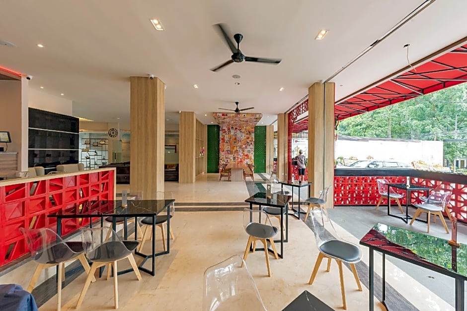 RedDoorz Premium near Paris Van Java Mall