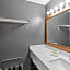 Basecamp Puyallup a Travelodge by Wyndham