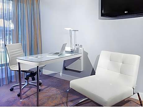 Queen Room with Two Queen Beds with Pool View