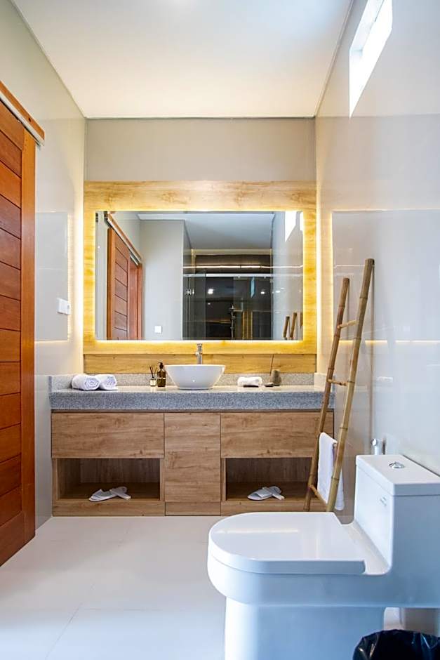 Sundaze 2 - Canggu Paradise with Pool and Kitchen Brand NEW