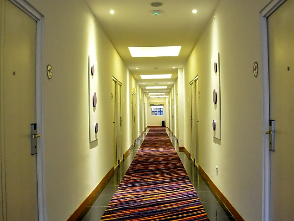 Vio Surapati - Managed By Dafam Hotels