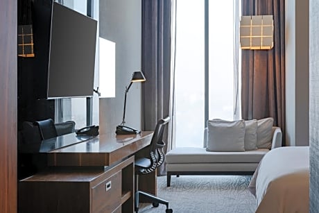 1 King Bed Accessible Room