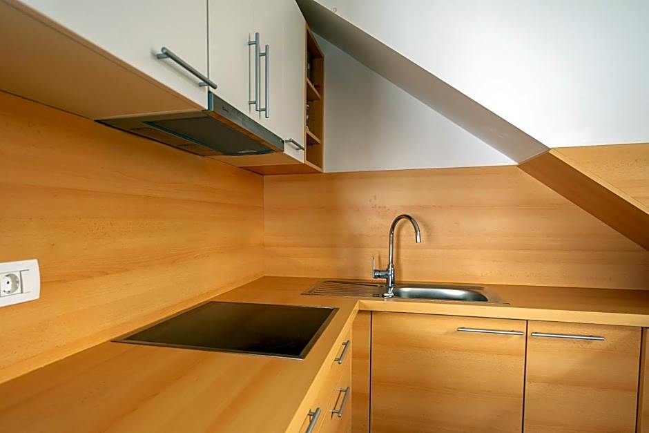 PJ Apartments & Wellness - Hot Tub & Sauna - Free Parking