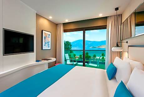 Delux Double Room with Balcony
