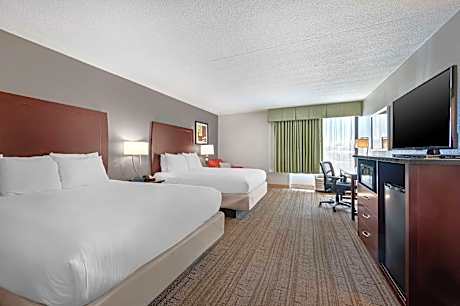2 Double Beds