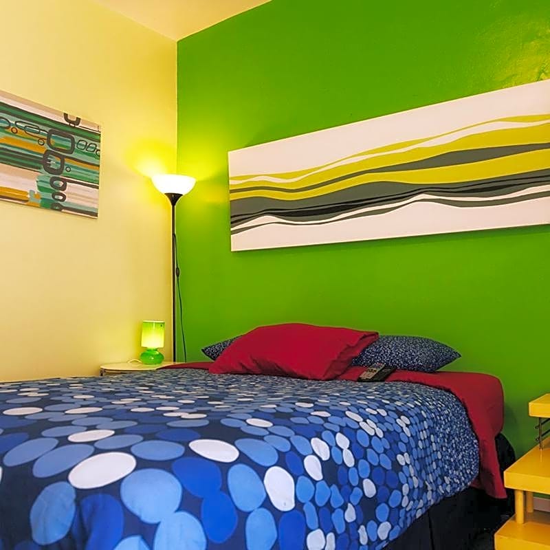 Banana Bungalow West Hollywood – West Hollywood, CA