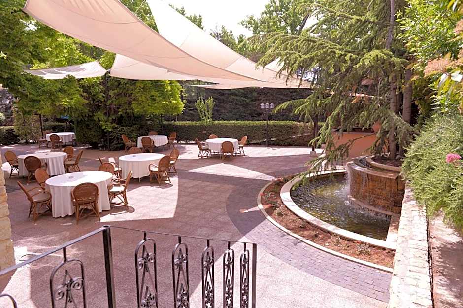 Massabki Hotel