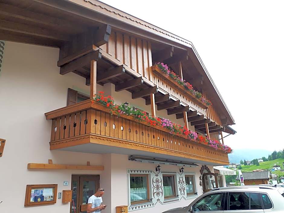 Garni Eden Bed and breakfast