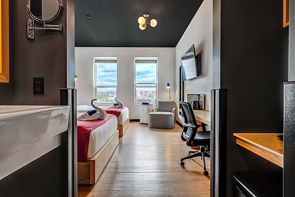 Raven Inn Whitehorse