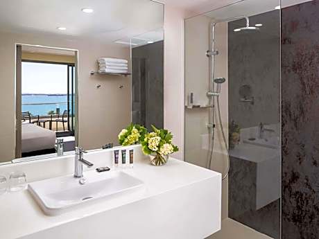 Superior King Room with Bay View