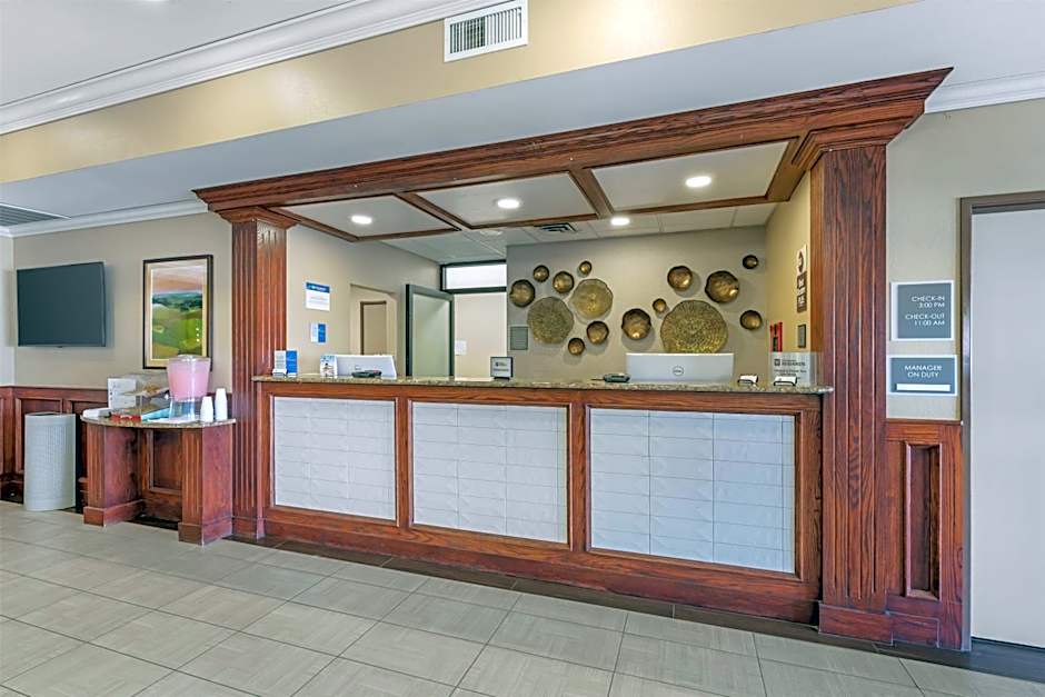 Best Western Plus Butterfield Inn