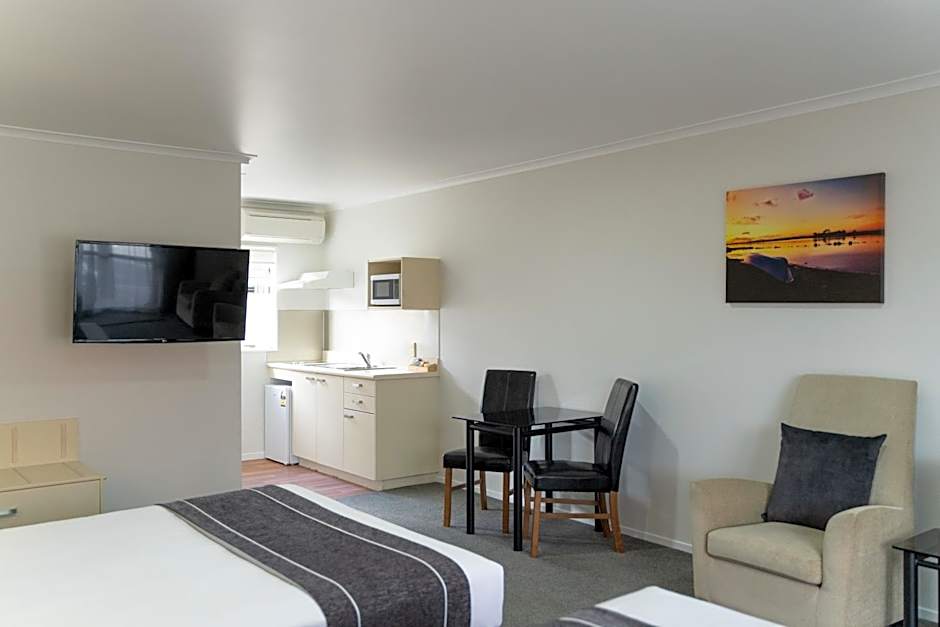 Pacific Coast Motor Lodge