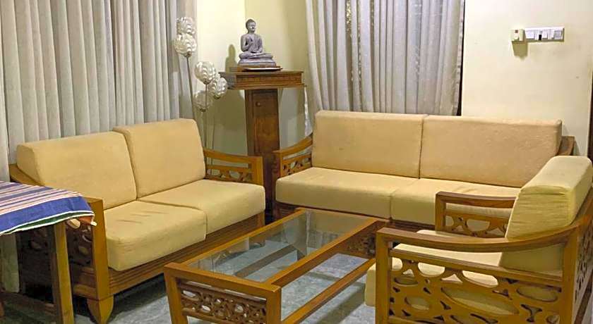 Lahiru Airport Villa