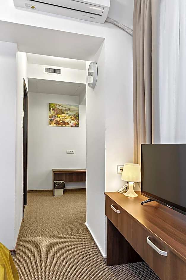 Lina Hotel