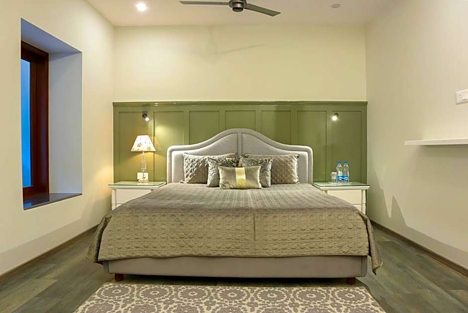 Photo 1 of 7 of Junior Suite, Mountain View