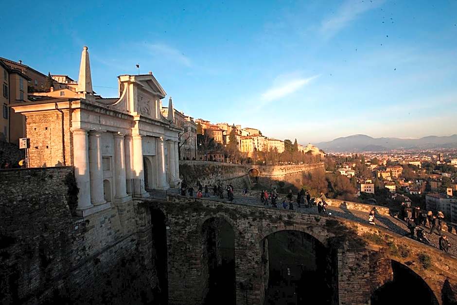 Petronilla - Hotel In Bergamo