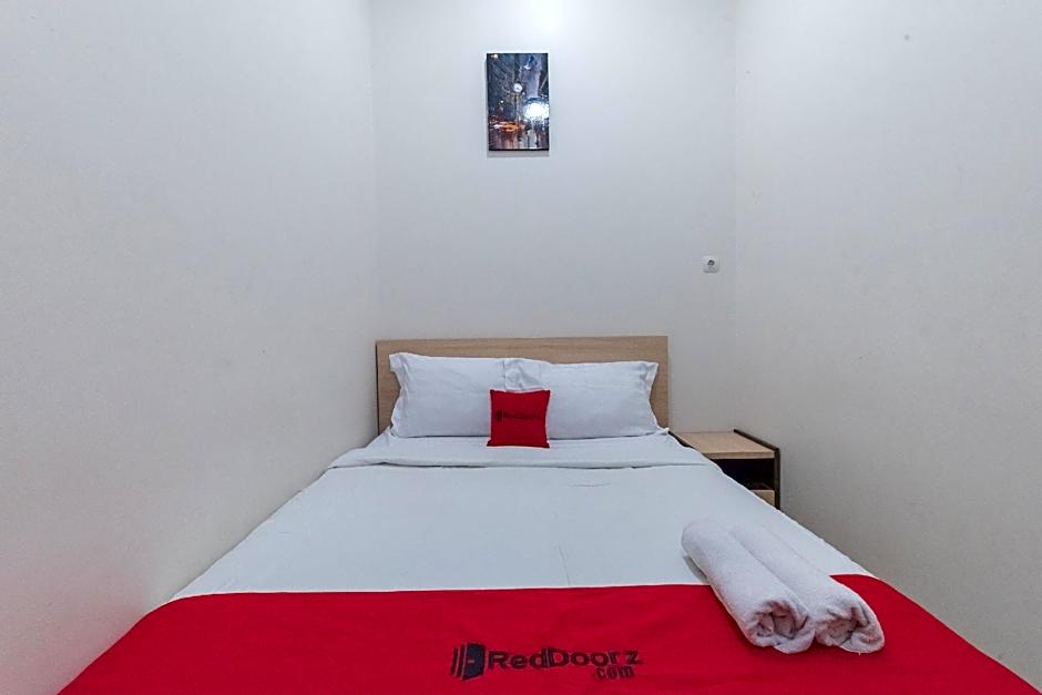 RedDoorz near CSB Mall Cirebon