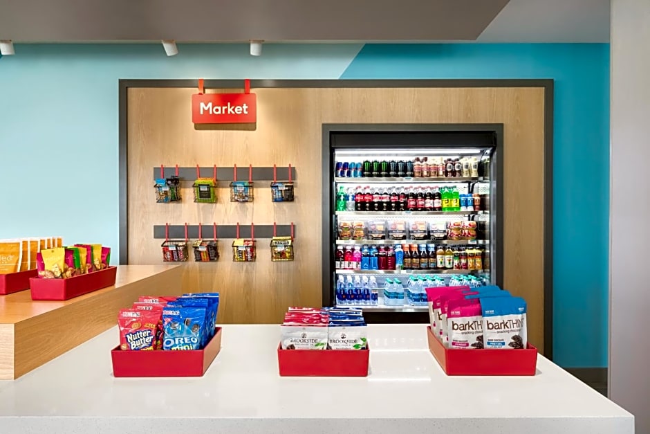 avid hotels - Orlando International Airport, an IHG Hotel