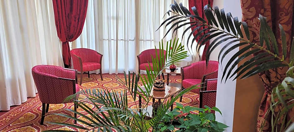 HOTEL PARADISO