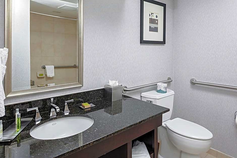 DoubleTree By Hilton Omaha Downtown