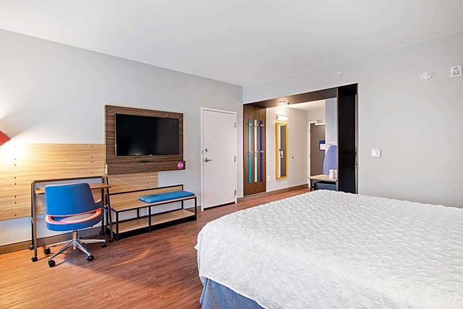 Tru by Hilton Chapel Hill