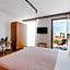 Glass House - Smart Rooms & Parking