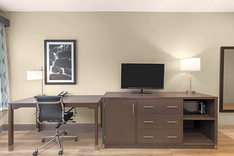 La Quinta Inn & Suites by Wyndham Chattanooga - Lookout Mtn