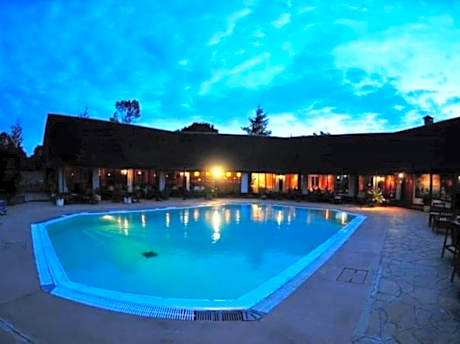 Naro Moru River Lodge