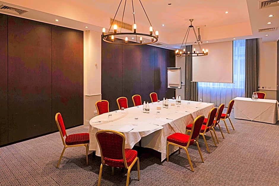 Bristol Grand Hotel By Sunday