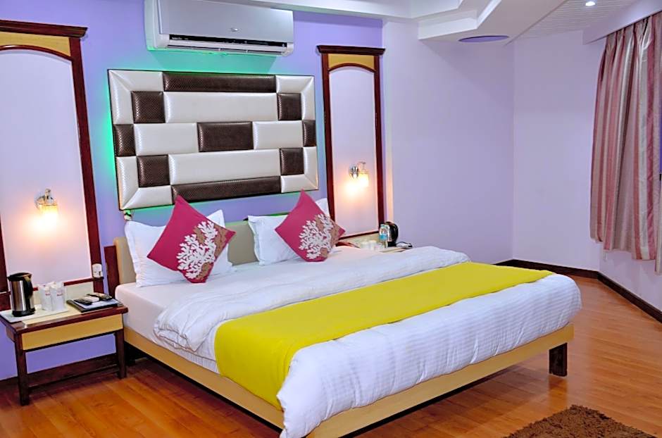 HOTEL HEERALAL