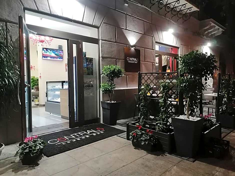 55 Aira Hotel